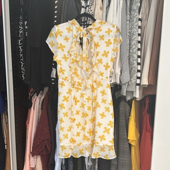 Bardot open back flower dress - Picture 6 of 6